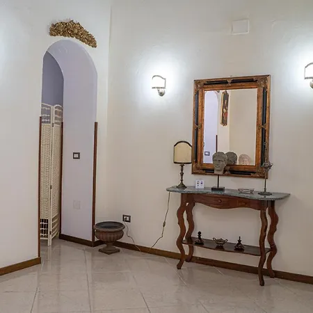 Palazzo Tranfo Al Duomo * تروبيا