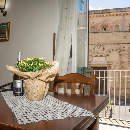 Palazzo Tranfo Al Duomo Апартаменты *